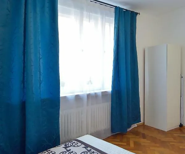 Modern Navratilova Ii Lägenhet Prag