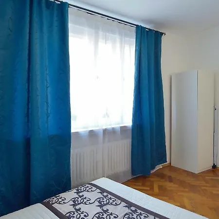 Modern Navrátilova Ii Apartamento Praga