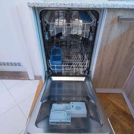 Modern Navrátilova Ii Apartamento *