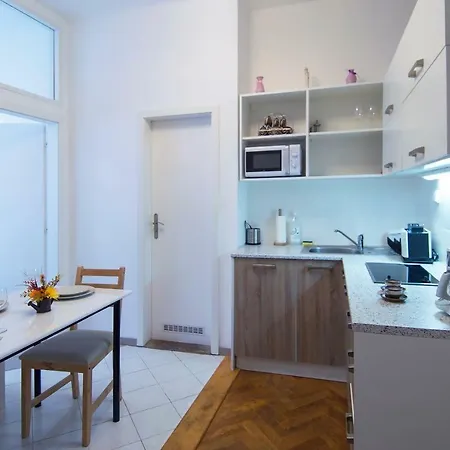 Apartment Modern Navratilova Ii *