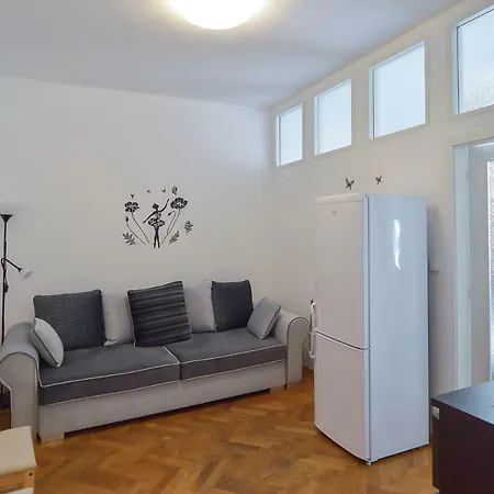 Modern Navratilova Ii Apartment