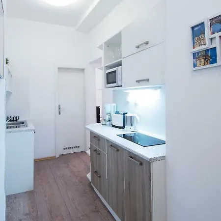 Modern Navratilova Ii Apartment Prag